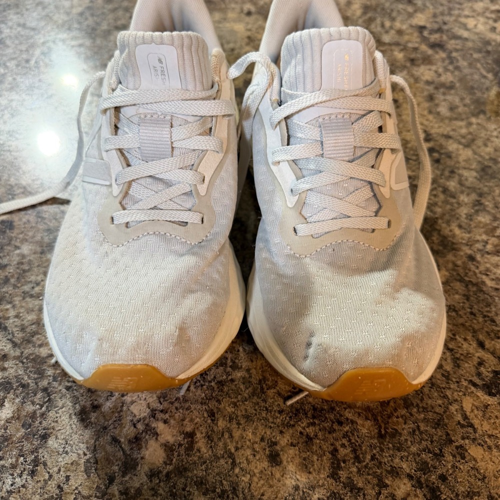 New Balance Fresh Foam Arishi v4 Grey Gum Running Shoes WARISCW4 Womens 7.5